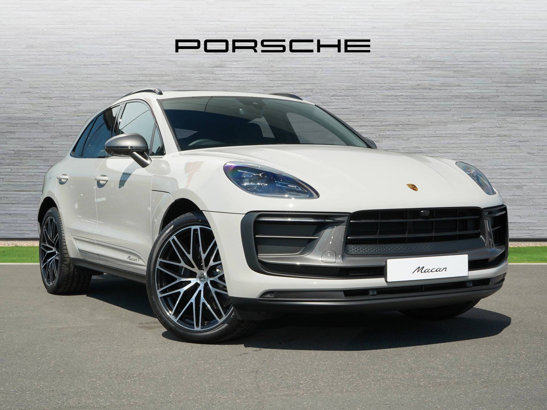 Macan T, photo 1 of 38