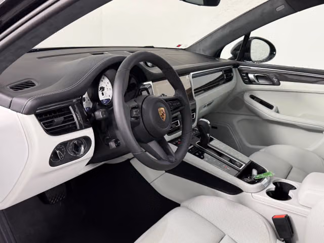 2026 Porsche Macan S - Photo 26