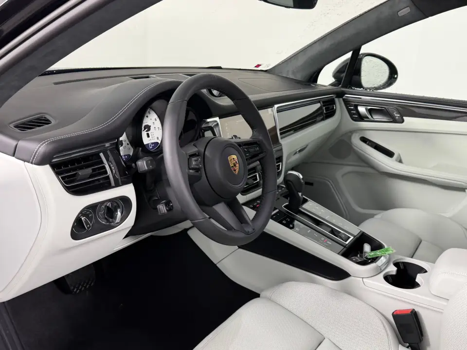 2026 Porsche Macan S - Photo 31