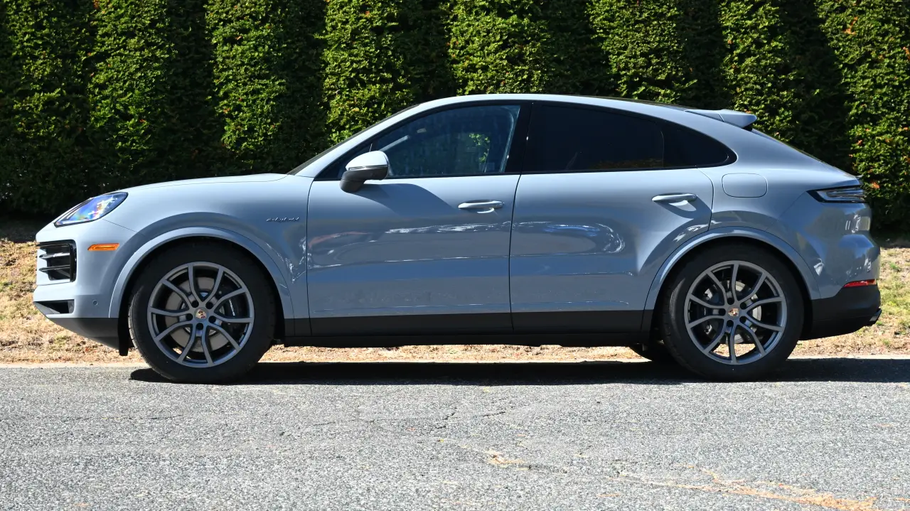 2026 Porsche Cayenne Coup E-Hybrid - Photo 16