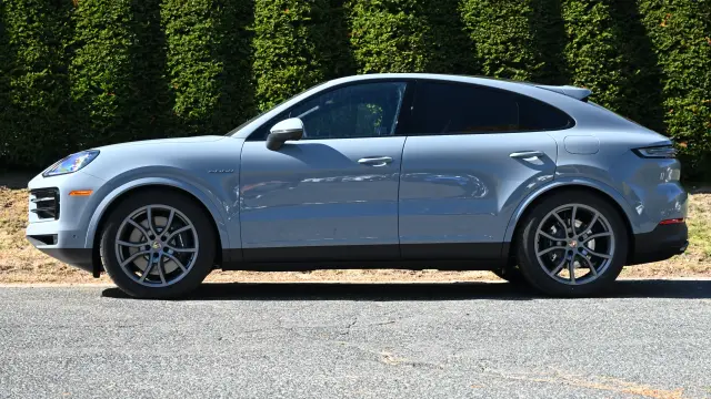 2026 Porsche Cayenne Coup E-Hybrid - Photo 14