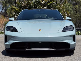 2025 Porsche Taycan -'s photo