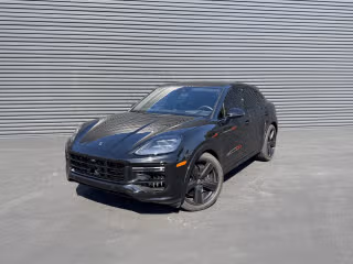 2025 Porsche Cayenne Turbo E-Hybrid's photo