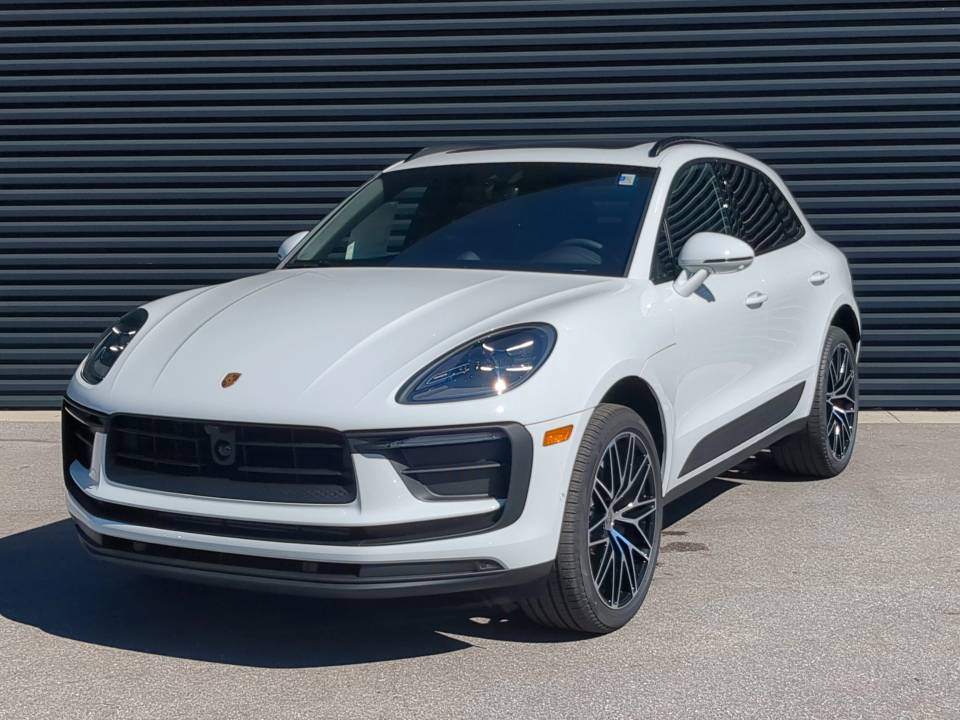2026 Porsche Macan Base