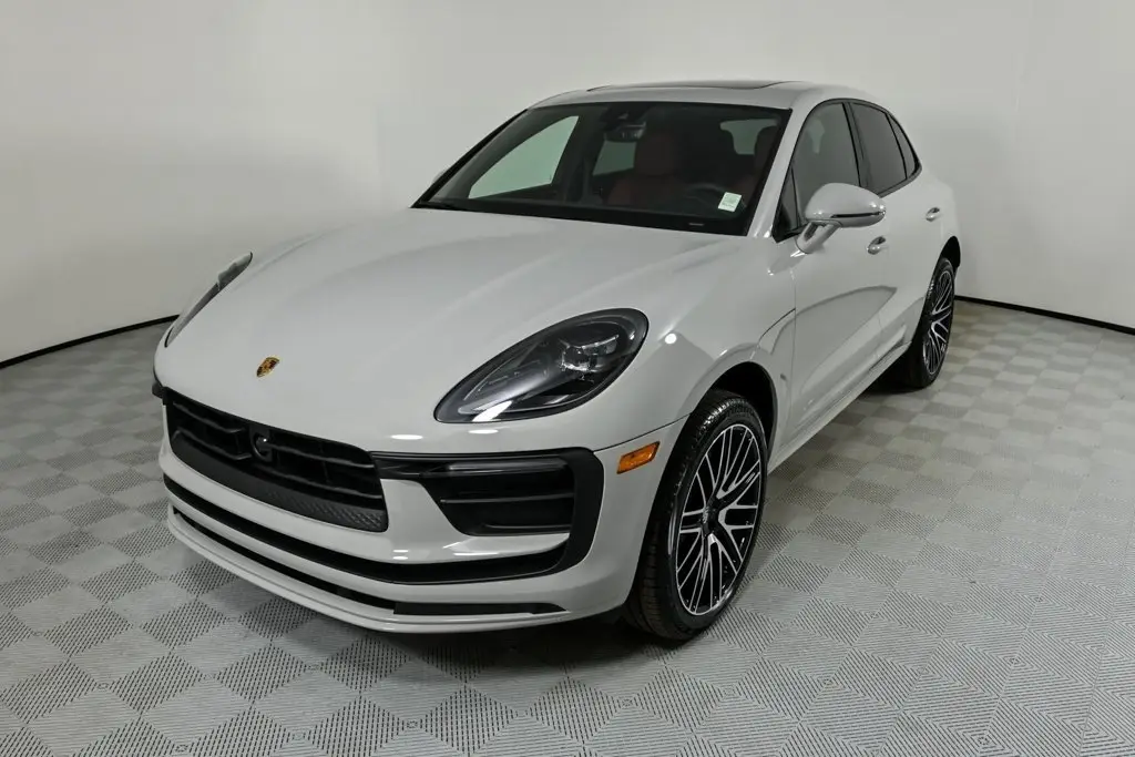 2026 Porsche Macan Base - Photo 8