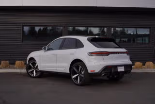 2026 Porsche Macan - Photo 17