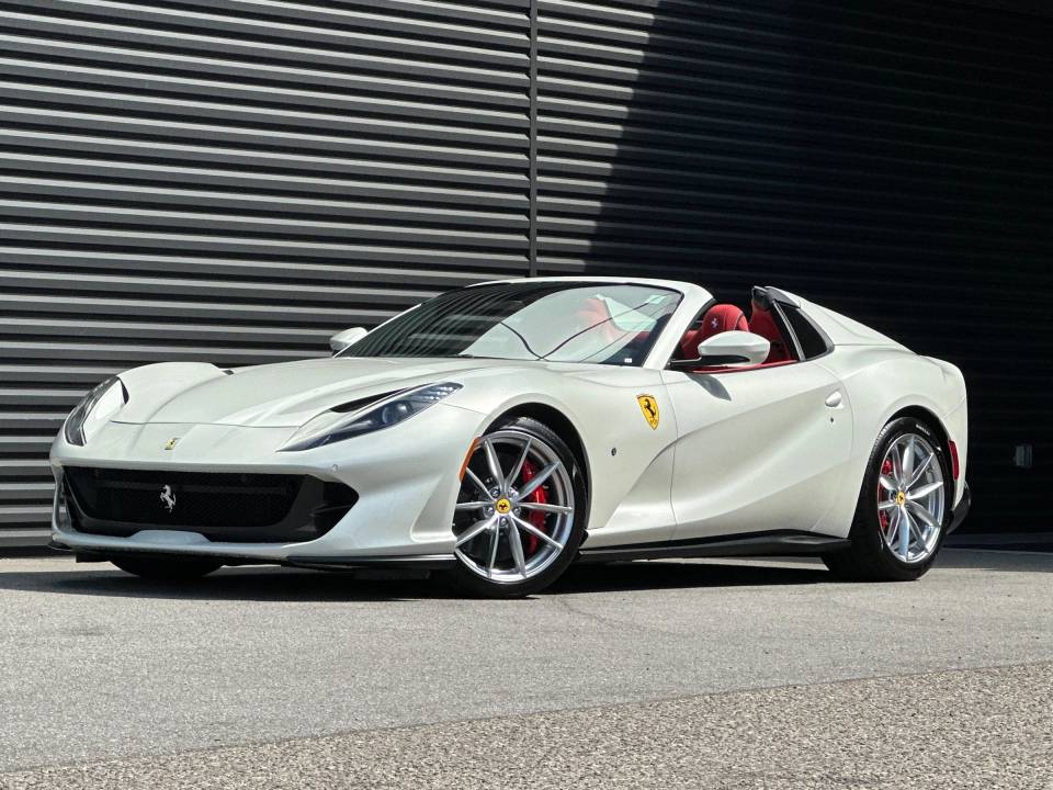 2023 Ferrari 812 GTS Base