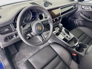 2026 Porsche Macan - Photo 25