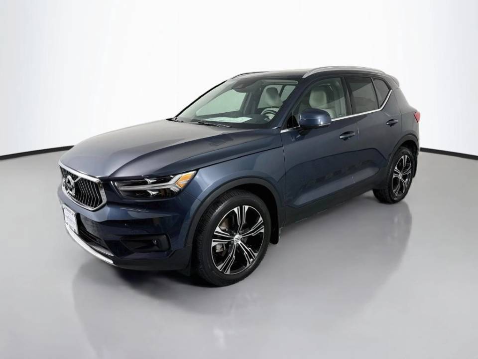2022 Volvo XC40