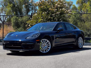 2023 Porsche Panamera 4 E-Hybrid's photo