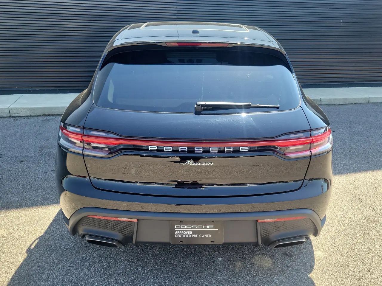2025 Porsche Macan Base - Photo 32