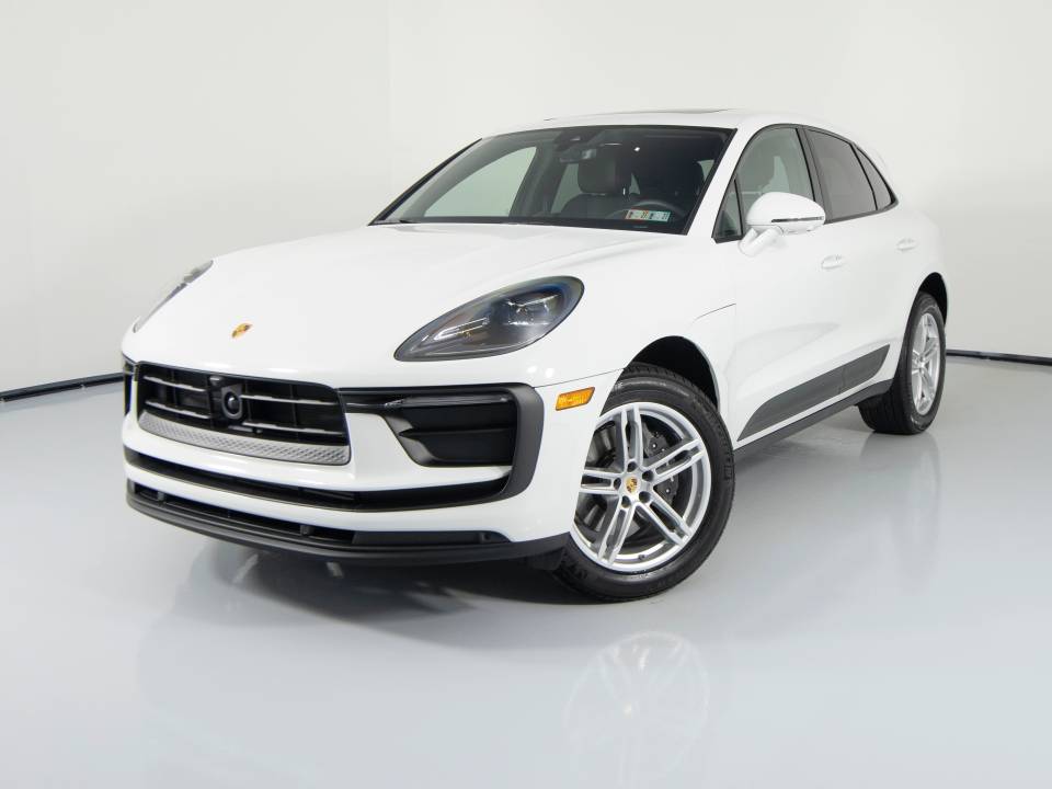 2025 Porsche Macan T