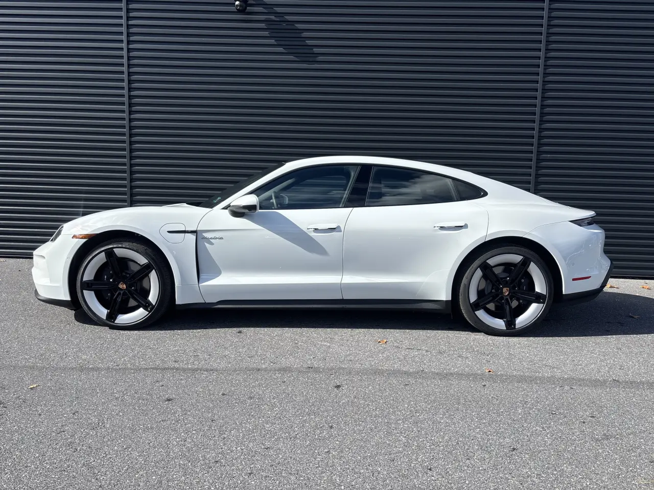 2026 Porsche Taycan Base - Photo 16