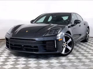 2024 Porsche Panamera 4's photo