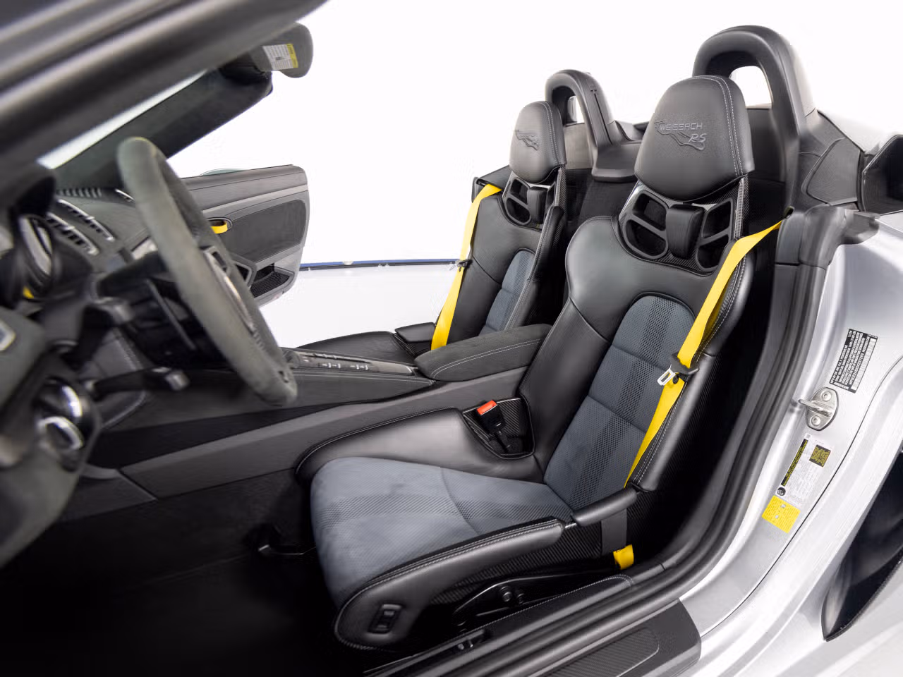 2025 Porsche 718 Spyder RS - Photo 36