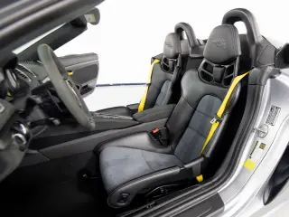 2025 Porsche 718 Spyder RS - Photo 37