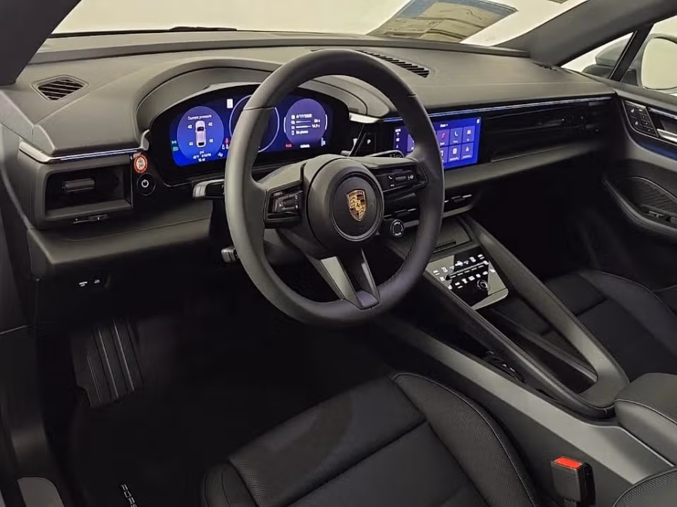2025 Porsche Macan Base - Photo 27