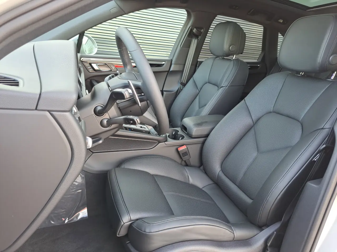 2026 Porsche Macan Base - Photo 40