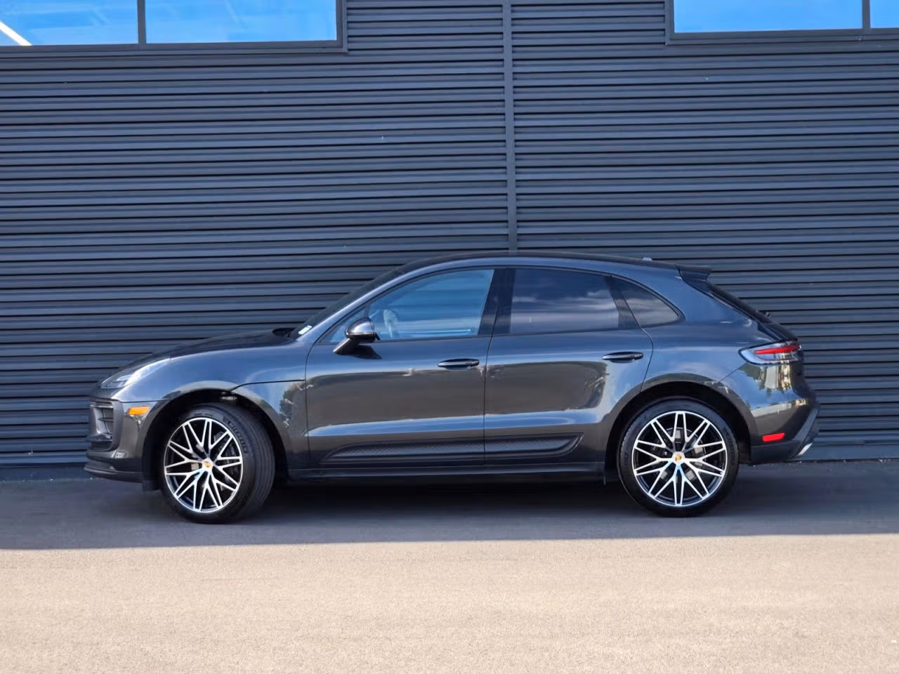 2025 Porsche Macan Base - Photo 12