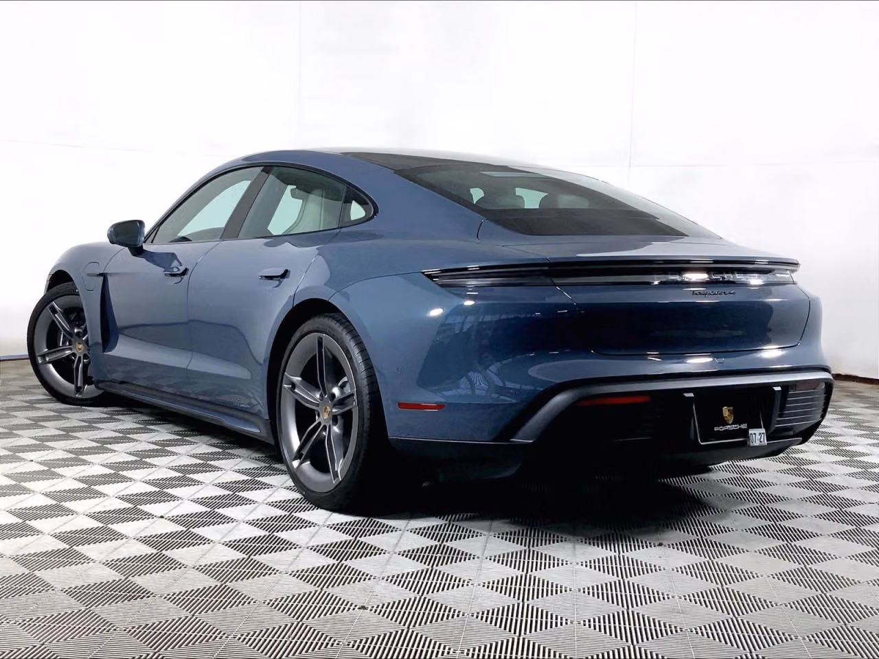 2025 Porsche Taycan Base - Photo 20