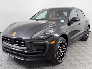 2026 Porsche Macan -'s photo