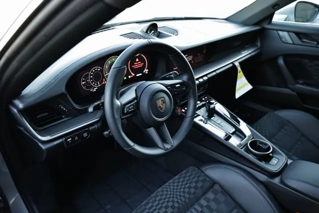 2026 Porsche 911 - Photo 30