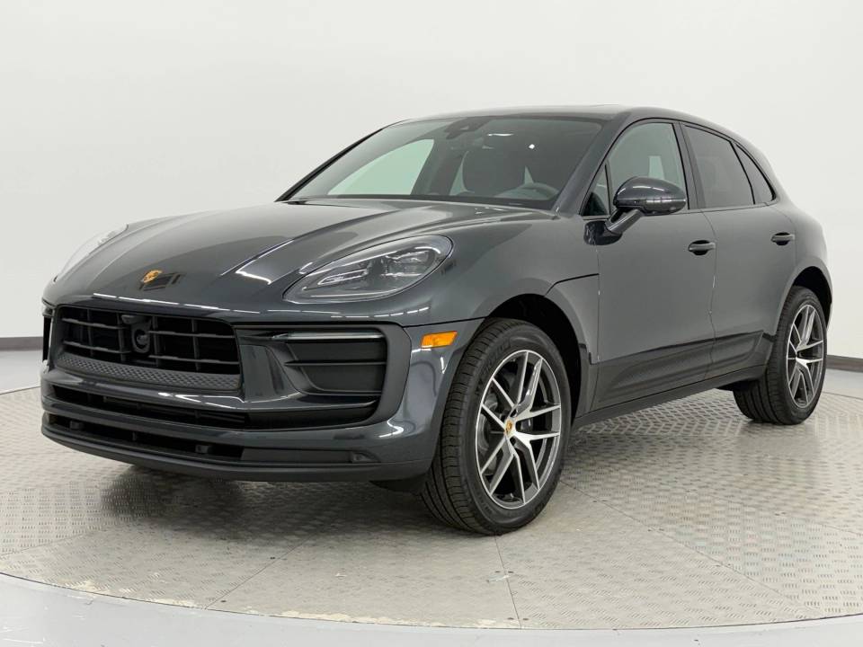 2026 Porsche Macan Base