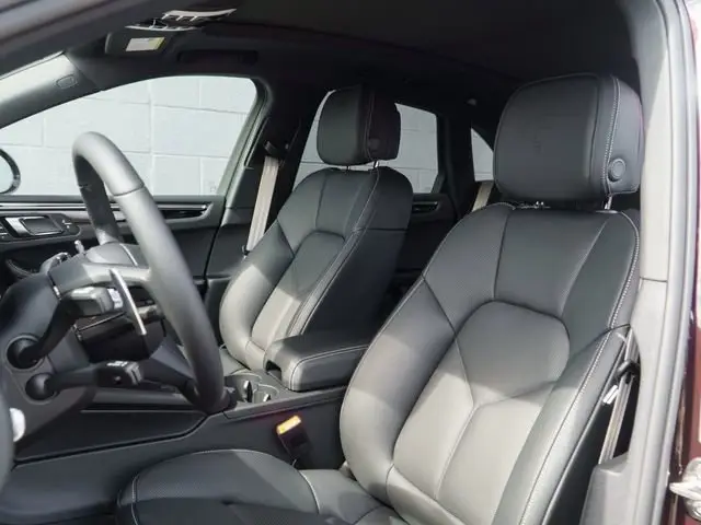 2026 Porsche Macan Base - Photo 31