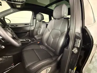2026 Porsche Macan - Photo 37
