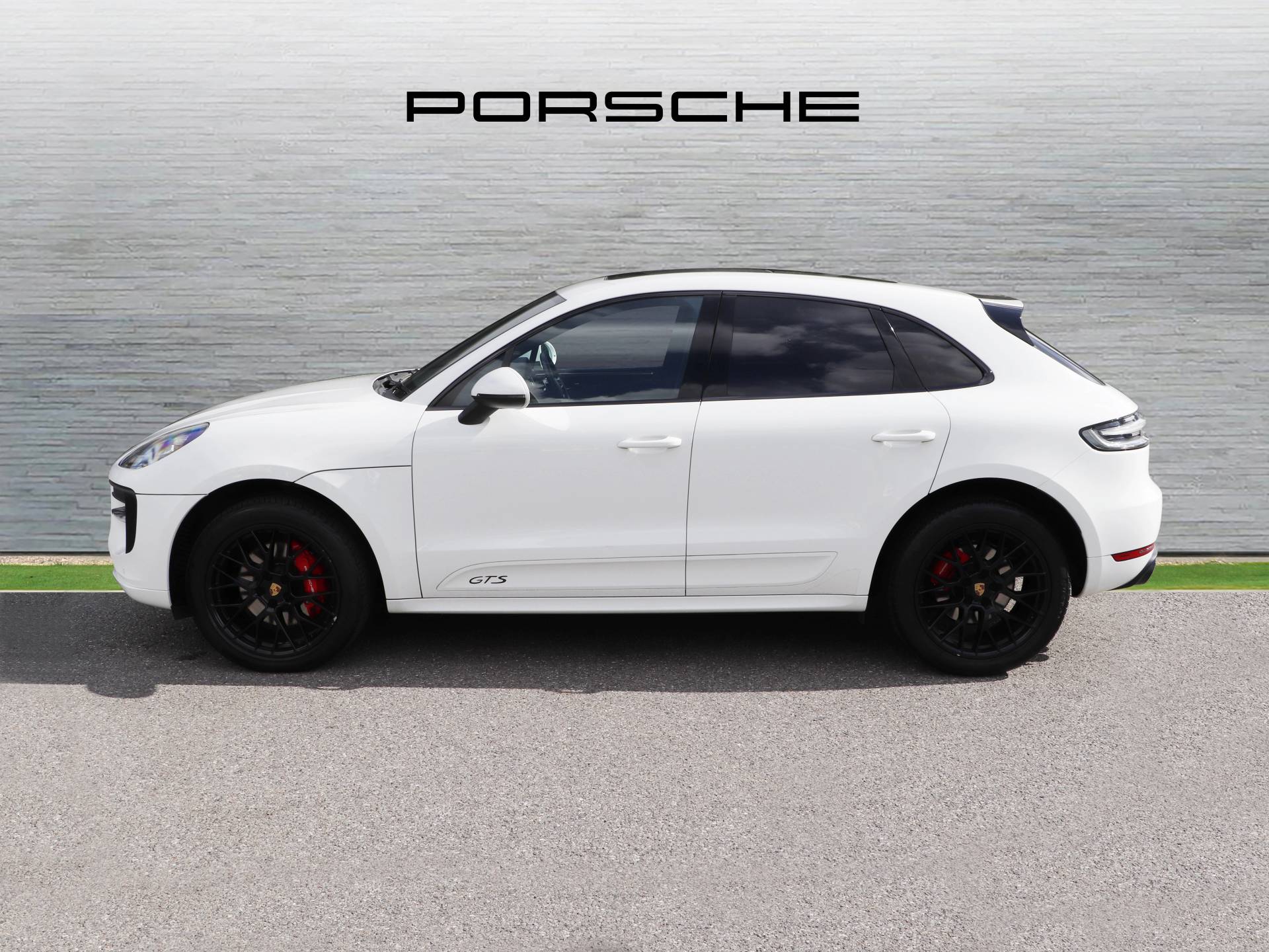 Macan GTS, photo 2 of 43