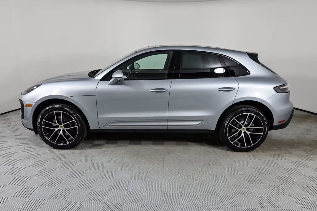 2026 Porsche Macan Base - Photo 12
