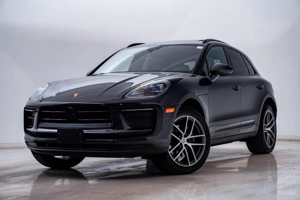 2025 Porsche Macan T