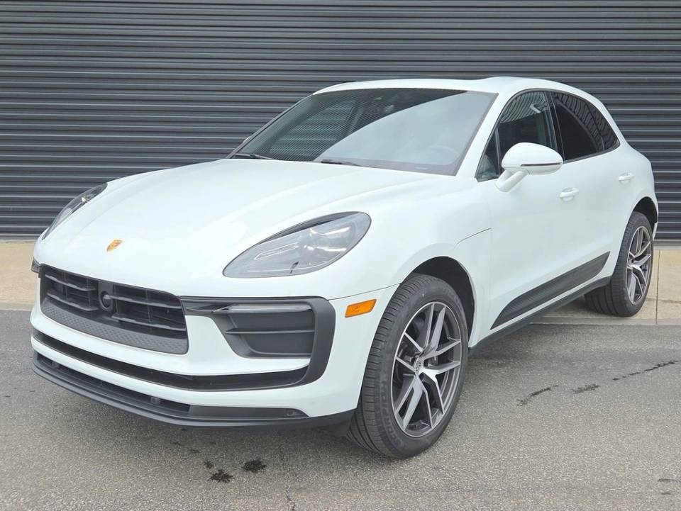 2026 Porsche Macan Base