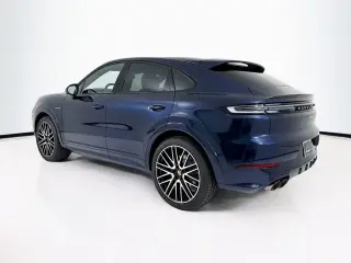 2026 Porsche Cayenne Coup E-Hybrid - Photo 21