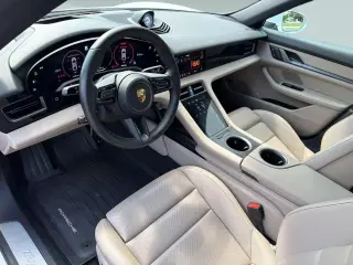 2025 Porsche Taycan 29