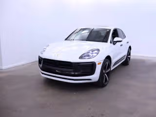2024 Porsche Macan's photo