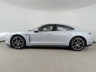 2026 Porsche Taycan Base - Photo 13