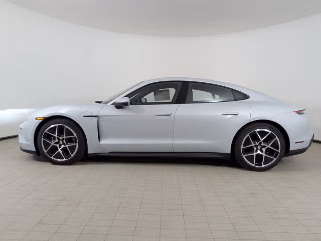 2026 Porsche Taycan Base - Photo 10