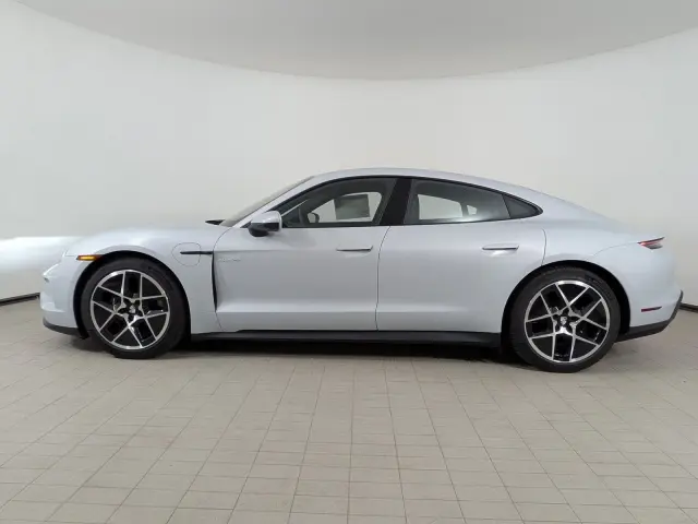 2026 Porsche Taycan Base - Photo 14