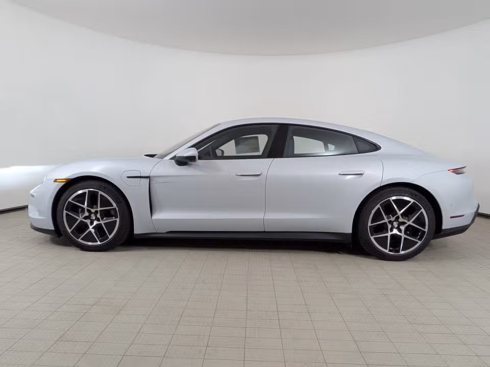 2026 Porsche Taycan Base - Photo 11