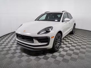 2024 Porsche Macan -'s photo