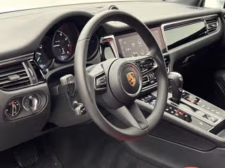 2025 Porsche Macan Base - Photo 25