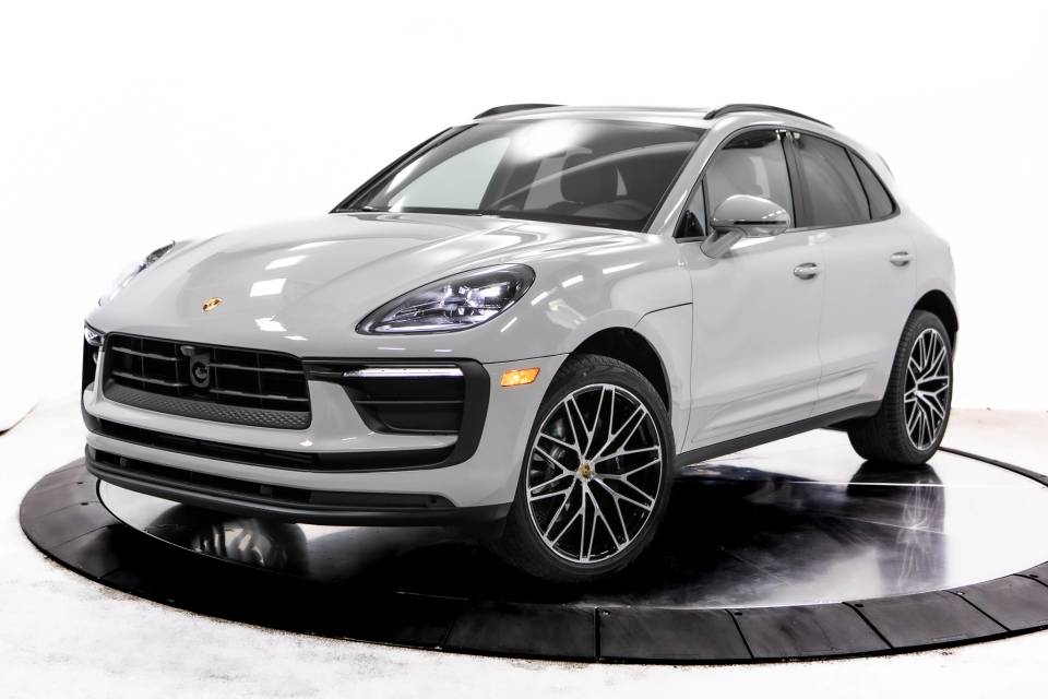 2026 Porsche Macan Base