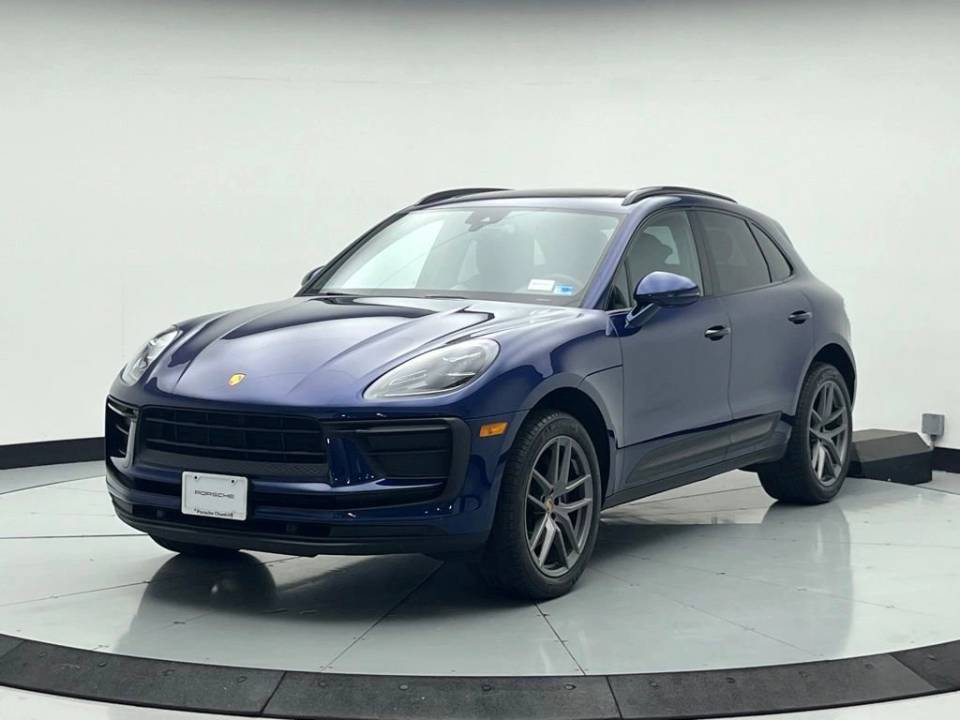 2022 Porsche Macan Base