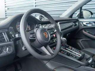 2026 Porsche Macan S - Photo 29