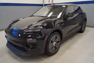2026 Porsche Macan Macan 4 Electric's photo