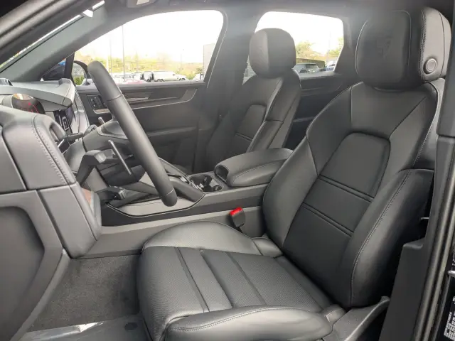 2026 Porsche Cayenne S E-Hybrid - Photo 38