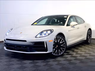 2026 Porsche Panamera 4's photo