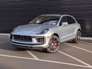2025 Porsche Macan S's photo
