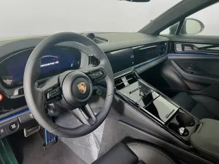2025 Porsche Panamera 4 E-Hybrid - Photo 29
